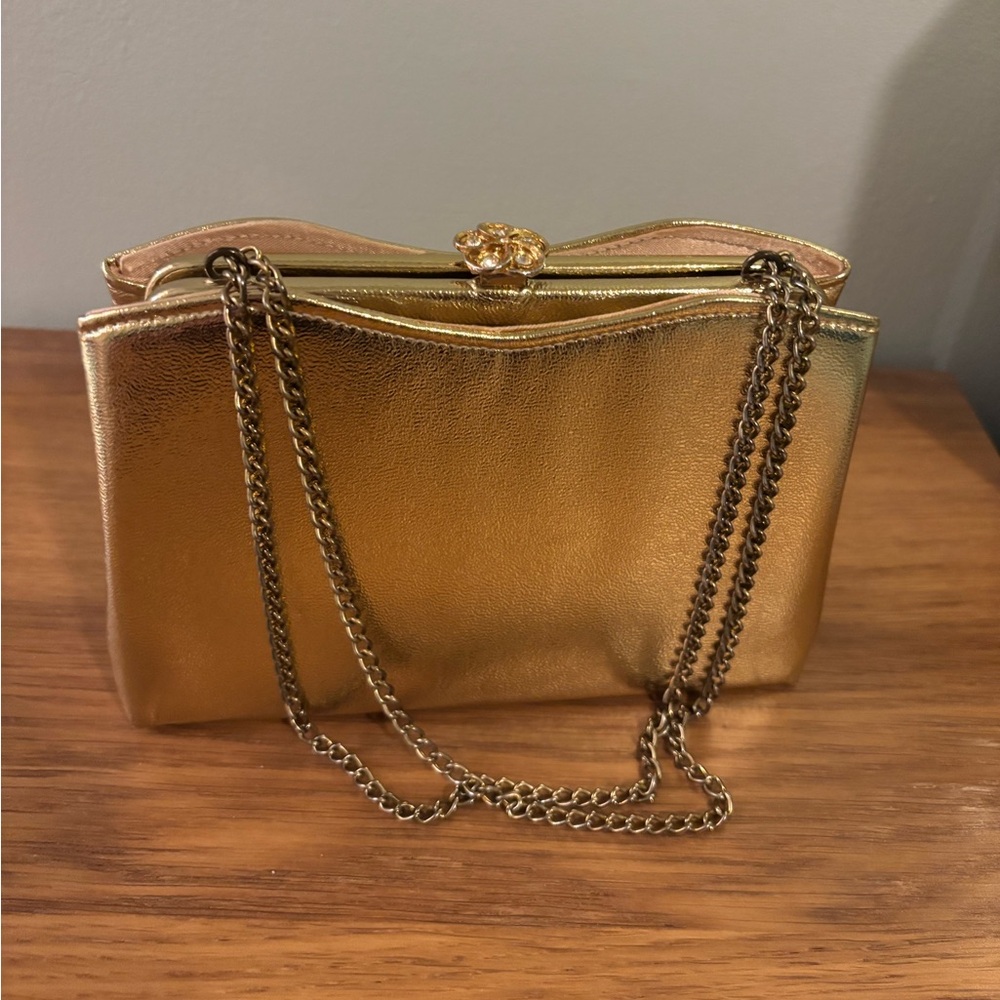 Harry Levine vintage metallic gold clam shell evening bag with a chain strap - Picture 2 of 11